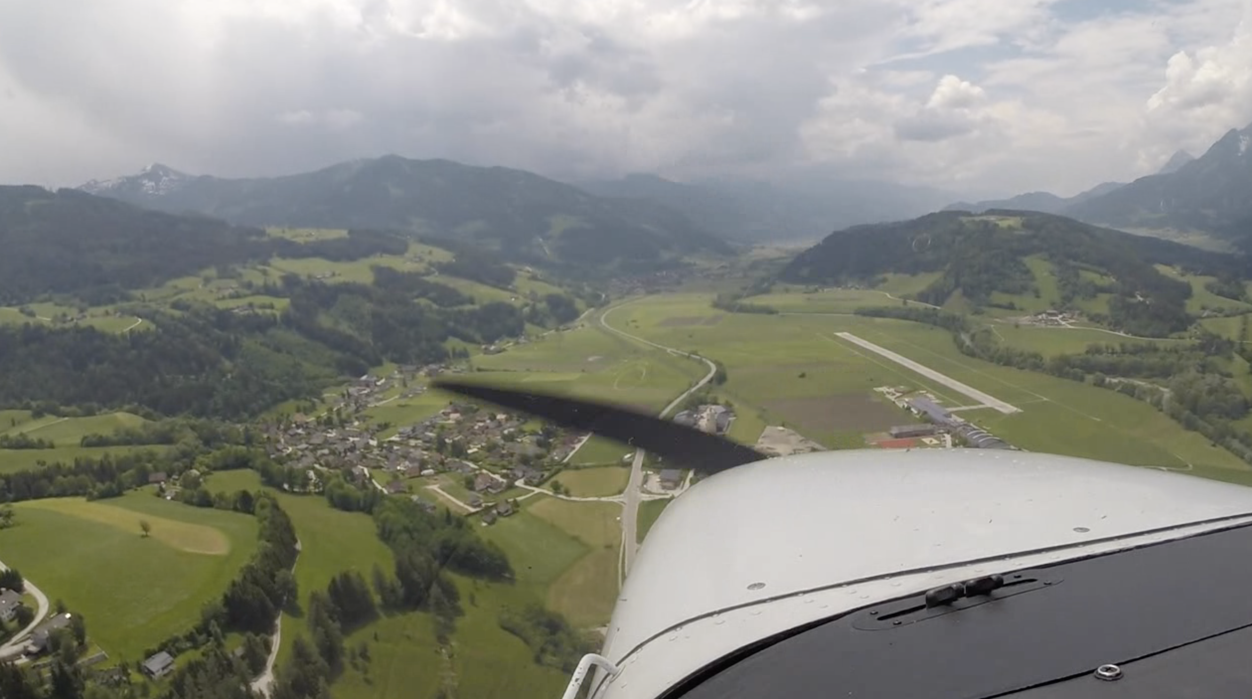 2015 Landung LOGO Umkehrkurve